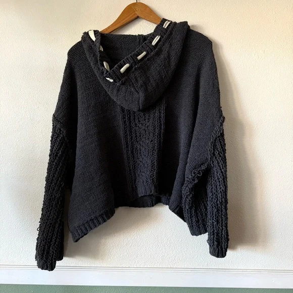POL Dark Gray V-Neck Chunky Oversized Cable Knit Sweater - Picture 5 of 5